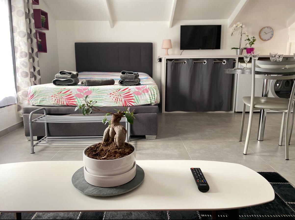 Trendy Studios Tassin Εξωτερικό φωτογραφία