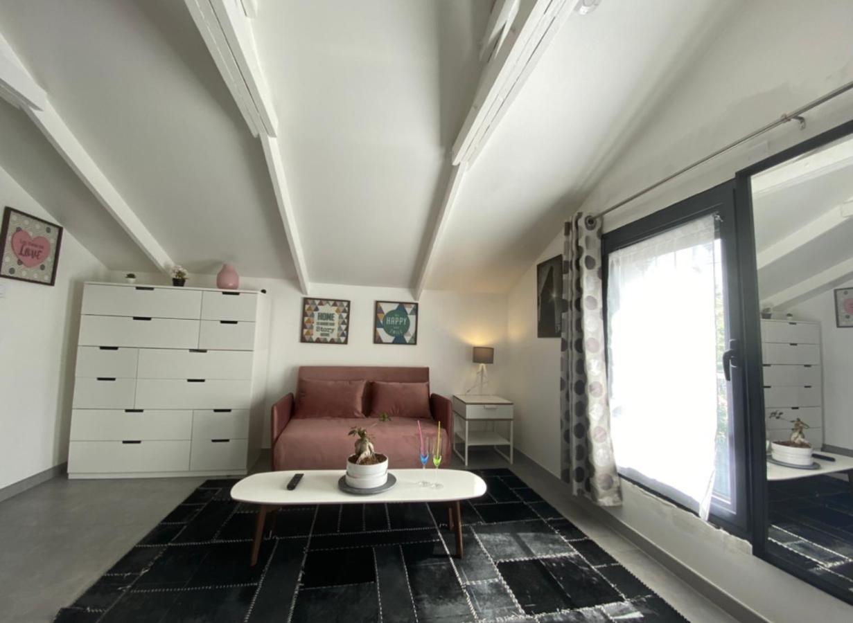 Trendy Studios Tassin Εξωτερικό φωτογραφία
