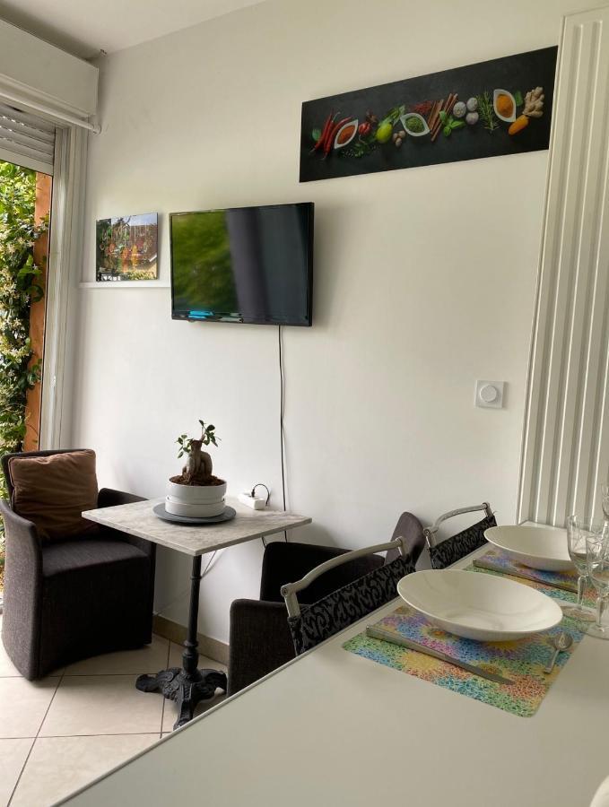 Trendy Studios Tassin Εξωτερικό φωτογραφία